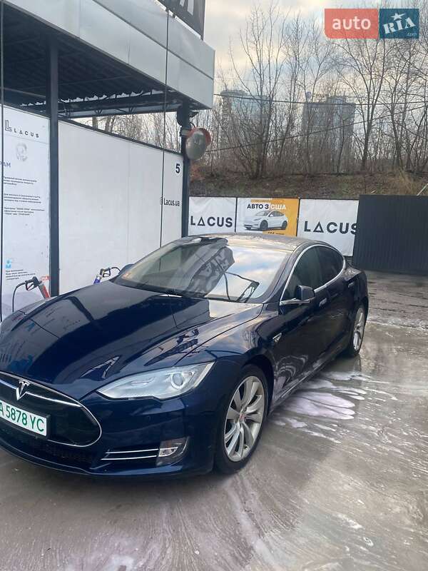 Лифтбек Tesla Model S 2014 в Киеве
