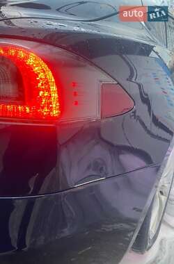 Ліфтбек Tesla Model S 2014 в Києві фото 15 Ліфтбек Tesla Model S 2014 в Києві