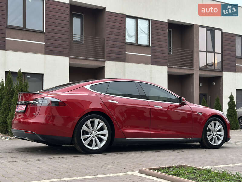 Ліфтбек Tesla Model S 2015 в Одесі фото 10 Ліфтбек Tesla Model S 2015 в Одесі
