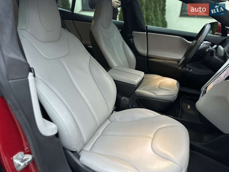 Ліфтбек Tesla Model S 2015 в Одесі фото 22 Ліфтбек Tesla Model S 2015 в Одесі