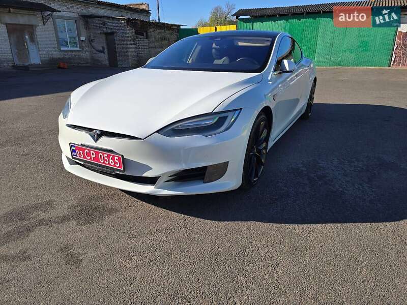 Ліфтбек Tesla Model S 2016 в Володимирі