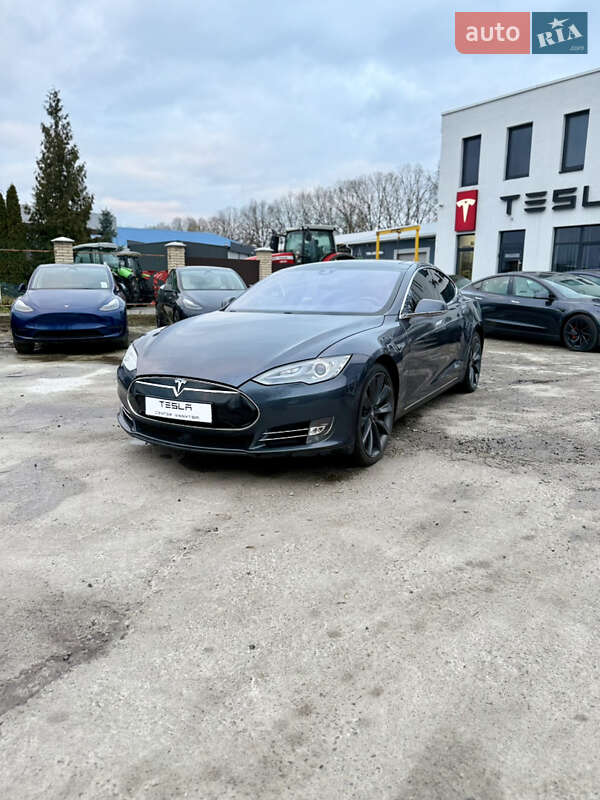 Ліфтбек Tesla Model S 2014 в Вінниці фото 10 Ліфтбек Tesla Model S 2014 в Вінниці