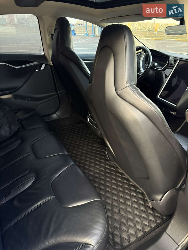 Ліфтбек Tesla Model S 2014 в Одесі