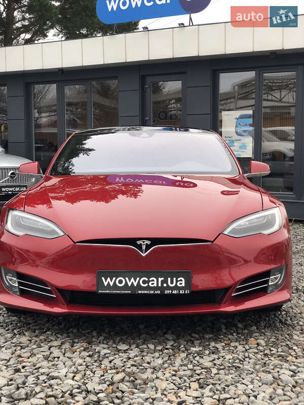Ліфтбек Tesla Model S 2016 в Чернівцях