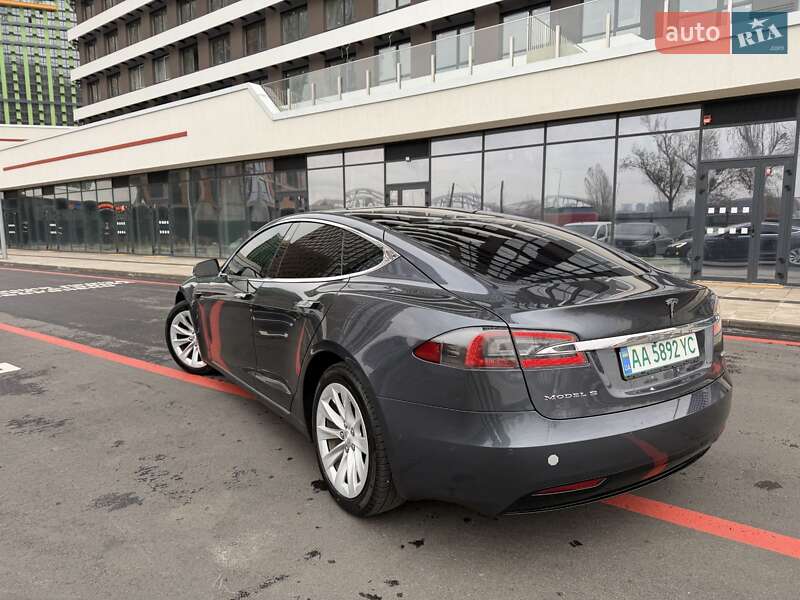 Ліфтбек Tesla Model S 2017 в Києві фото 5 Ліфтбек Tesla Model S 2017 в Києві