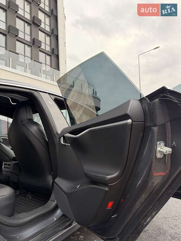 Ліфтбек Tesla Model S 2017 в Києві фото 13 Ліфтбек Tesla Model S 2017 в Києві