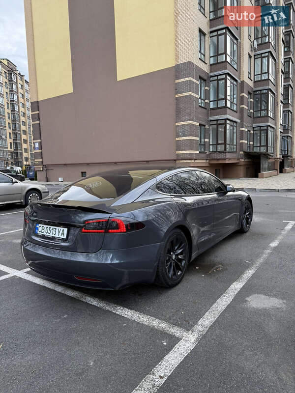 Лифтбек Tesla Model S 2018 в Чернигове
