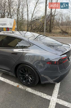 Лифтбек Tesla Model S 2018 в Чернигове