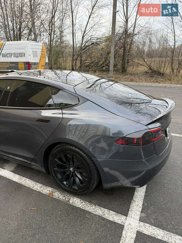 Лифтбек Tesla Model S 2018 в Чернигове