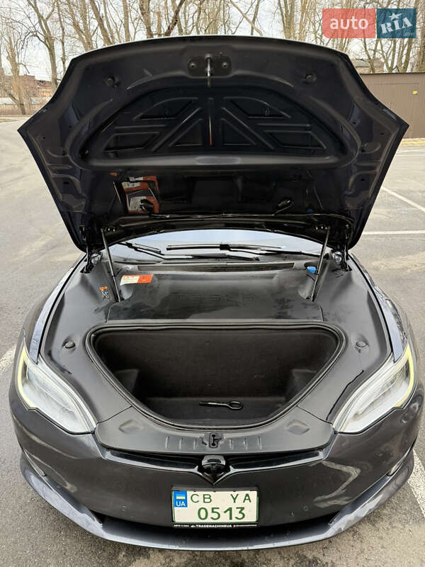 Лифтбек Tesla Model S 2018 в Чернигове