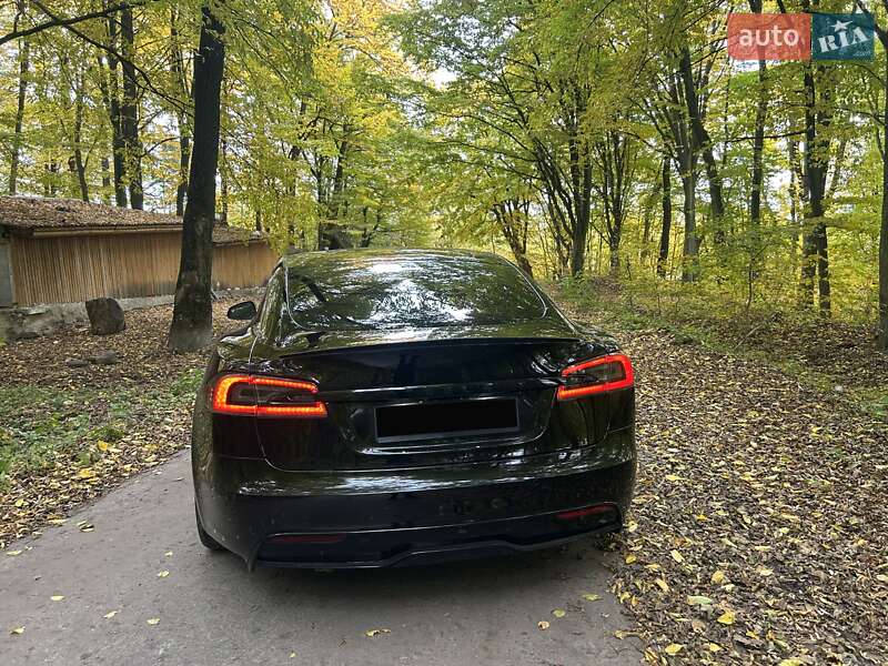 Лифтбек Tesla Model S 2021 в Хмельницком