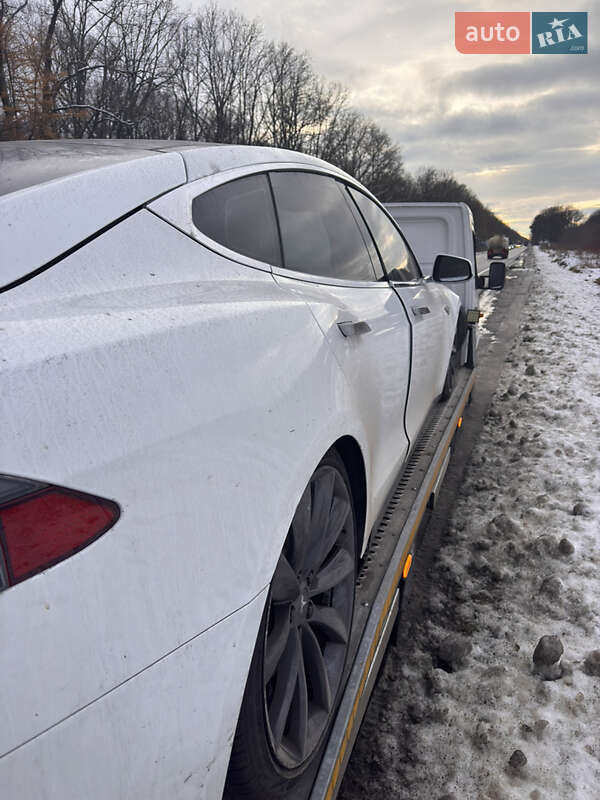 Ліфтбек Tesla Model S 2013 в Львові