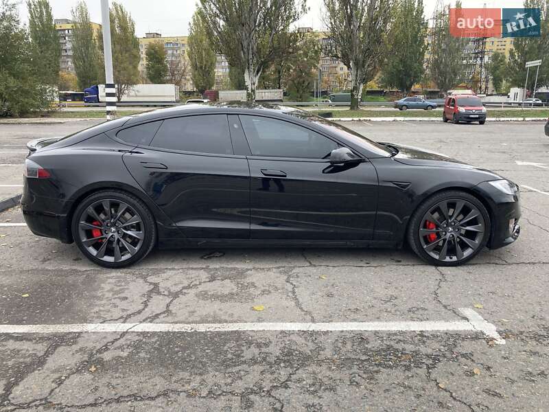 Tesla Model S 2020