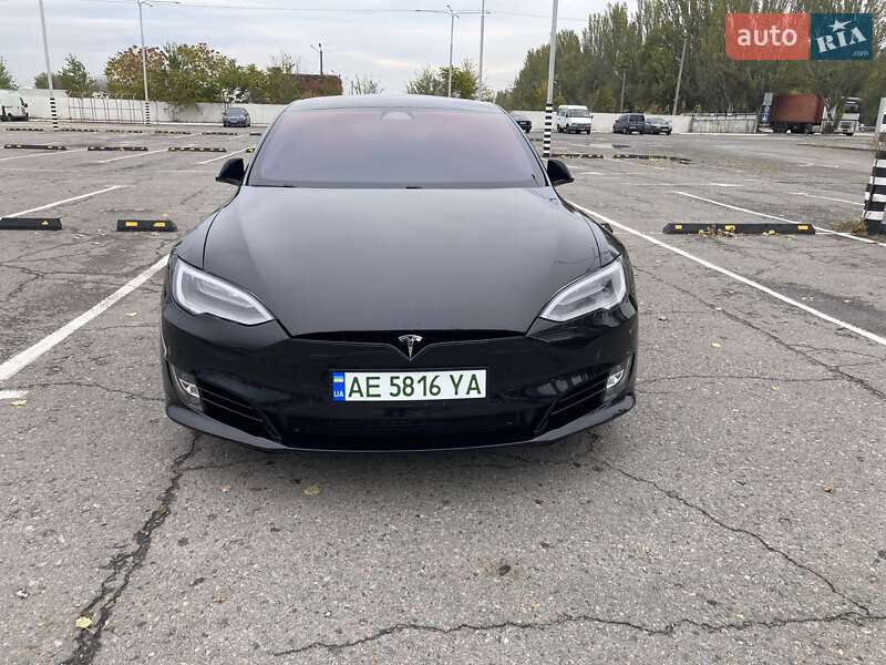 Лифтбек Tesla Model S 2020 в Днепре фото 6 Лифтбек Tesla Model S 2020 в Днепре