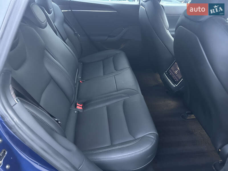 Лифтбек Tesla Model S 2021 в Киеве фото 27 Лифтбек Tesla Model S 2021 в Киеве