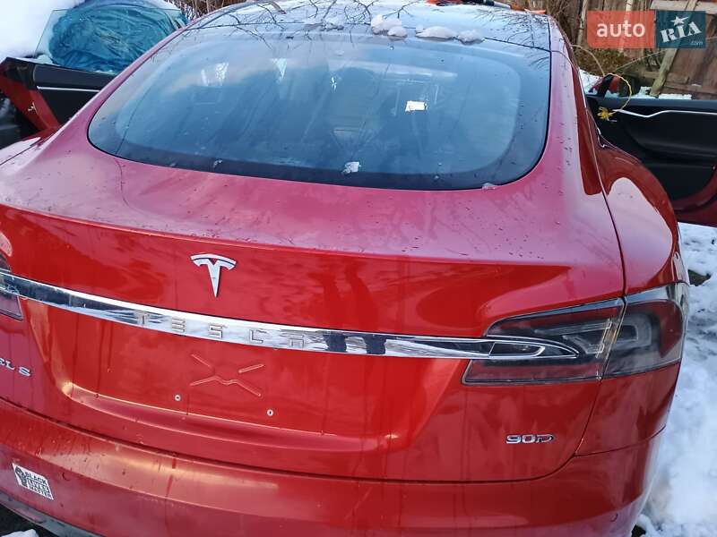 Лифтбек Tesla Model S 2016 в Самборе