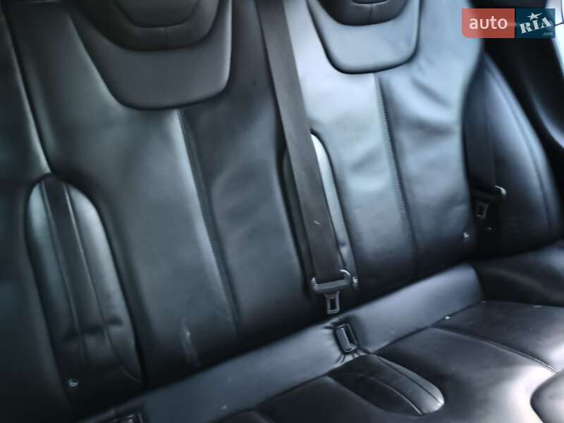 Лифтбек Tesla Model S 2016 в Самборе