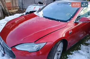 Лифтбек Tesla Model S 2016 в Самборе