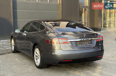Ліфтбек Tesla Model S 2016 в Городку
