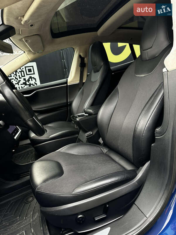 Лифтбек Tesla Model S 2016 в Львове