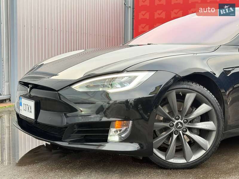 Лифтбек Tesla Model S 2019 в Киеве