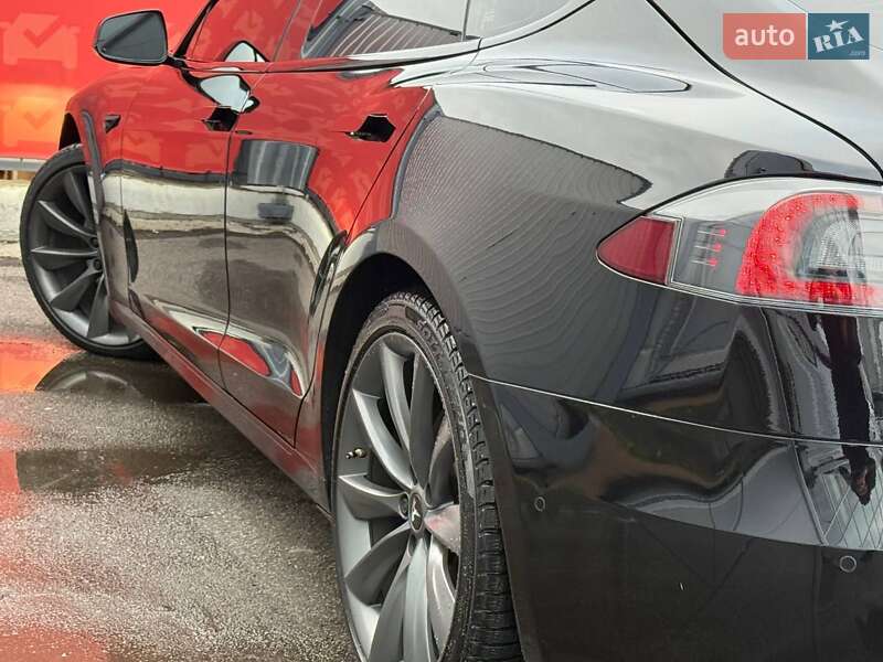 Лифтбек Tesla Model S 2019 в Киеве