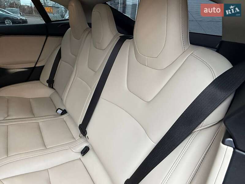 Лифтбек Tesla Model S 2019 в Киеве