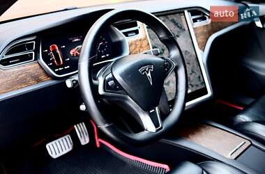 Лифтбек Tesla Model S 2017 в Сходнице