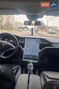 Лифтбек Tesla Model S 2016 в Львове