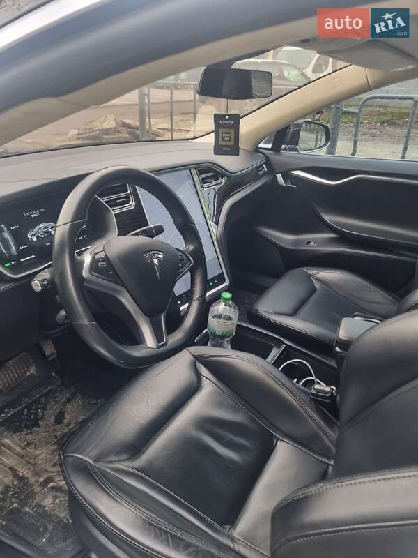 Лифтбек Tesla Model S 2016 в Львове фото 16 Лифтбек Tesla Model S 2016 в Львове