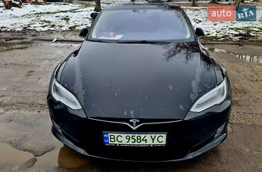 Лифтбек Tesla Model S 2016 в Львове