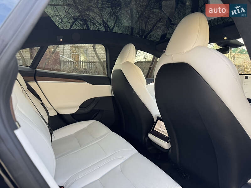 Лифтбек Tesla Model S 2022 в Харькове