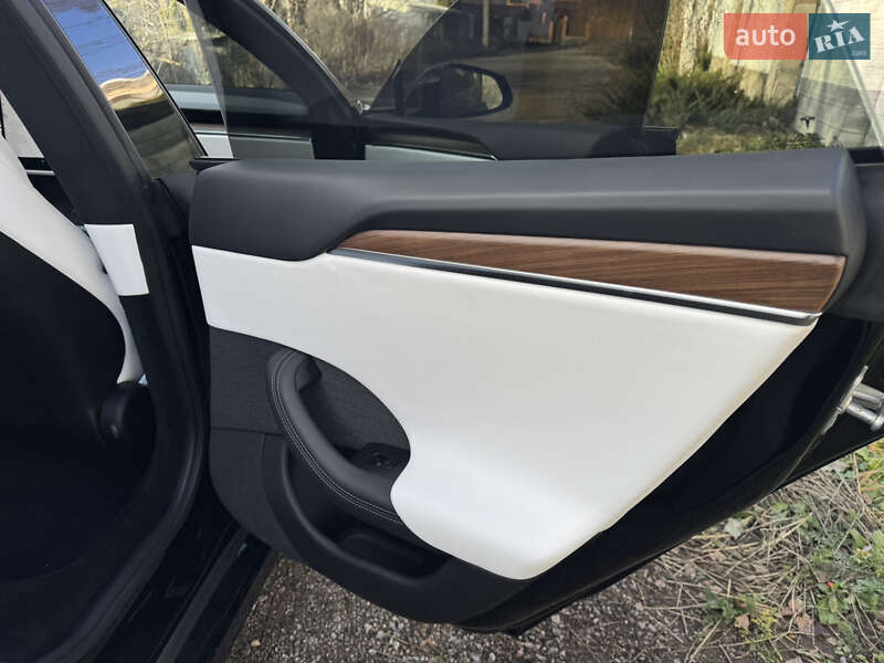 Лифтбек Tesla Model S 2022 в Харькове