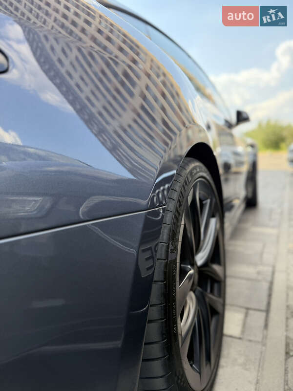 Лифтбек Tesla Model S 2023 в Киеве