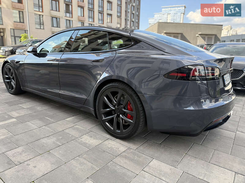 Лифтбек Tesla Model S 2023 в Киеве