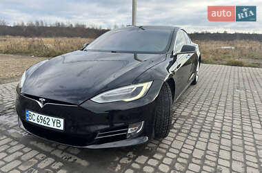 Лифтбек Tesla Model S 2016 в Львове