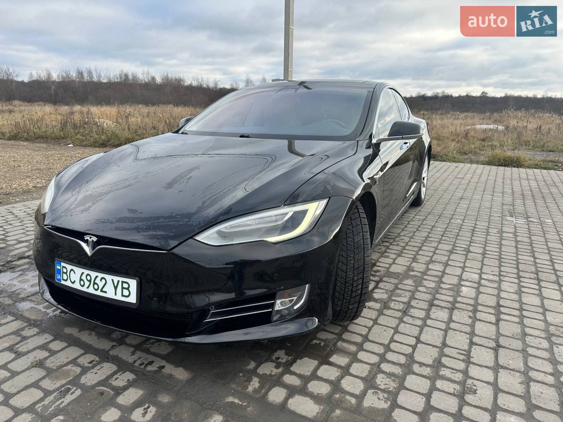 Tesla Model S 2016