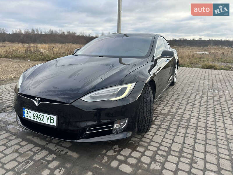 Tesla Model S 2016