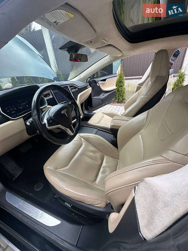 Лифтбек Tesla Model S 2016 в Львове фото 10 Лифтбек Tesla Model S 2016 в Львове