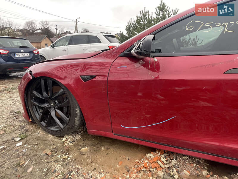 Лифтбек Tesla Model S 2017 в Львове