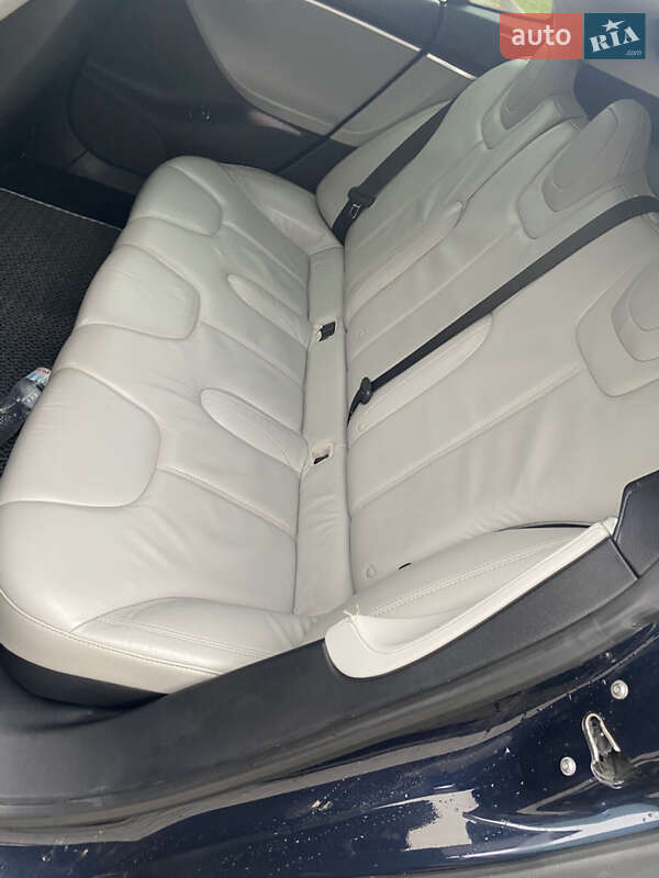 Лифтбек Tesla Model S 2013 в Коломые