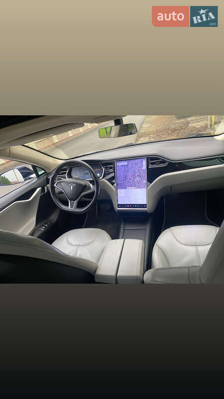 Лифтбек Tesla Model S 2013 в Коломые