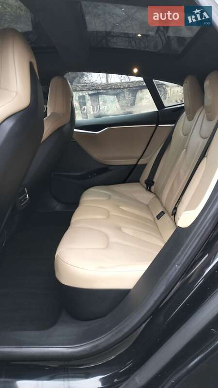 Лифтбек Tesla Model S 2015 в Львове фото 12 Лифтбек Tesla Model S 2015 в Львове