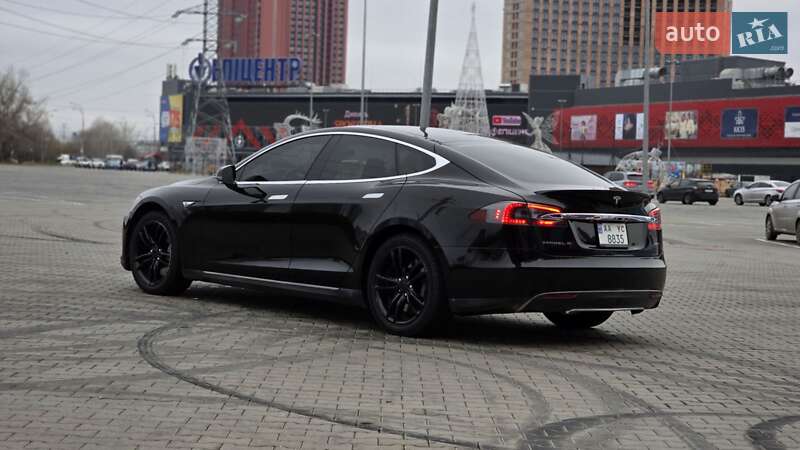 Ліфтбек Tesla Model S 2013 в Києві