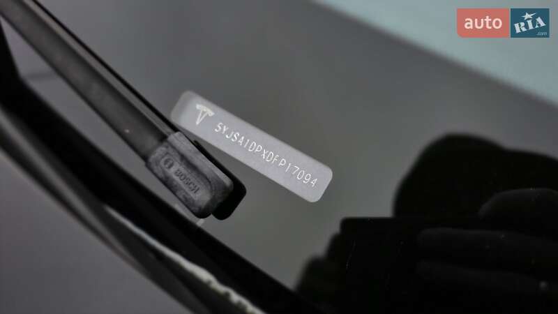 Ліфтбек Tesla Model S 2013 в Києві