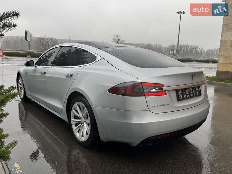 Лифтбек Tesla Model S 2016 в Киеве фото 14 Лифтбек Tesla Model S 2016 в Киеве