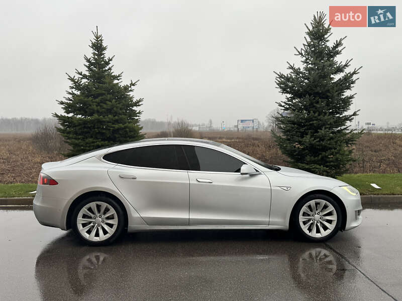 Лифтбек Tesla Model S 2016 в Киеве фото 20 Лифтбек Tesla Model S 2016 в Киеве