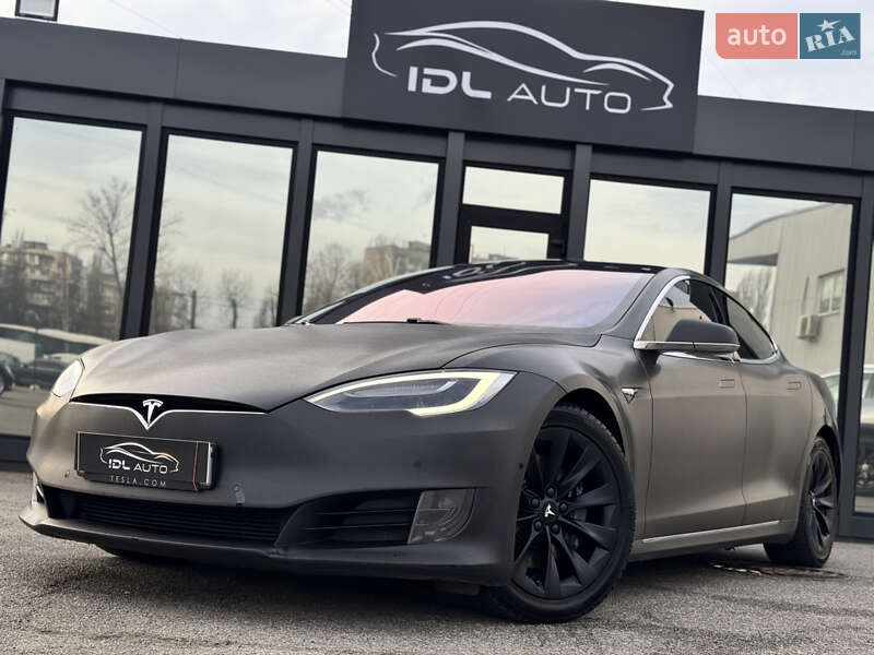 Ліфтбек Tesla Model S 2017 в Києві