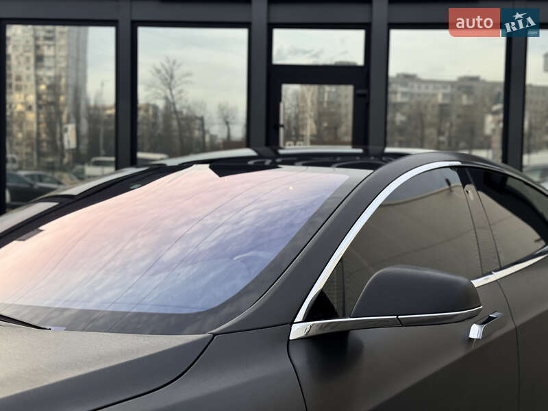 Ліфтбек Tesla Model S 2017 в Києві