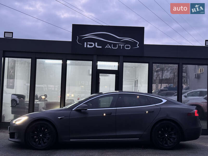 Ліфтбек Tesla Model S 2017 в Києві